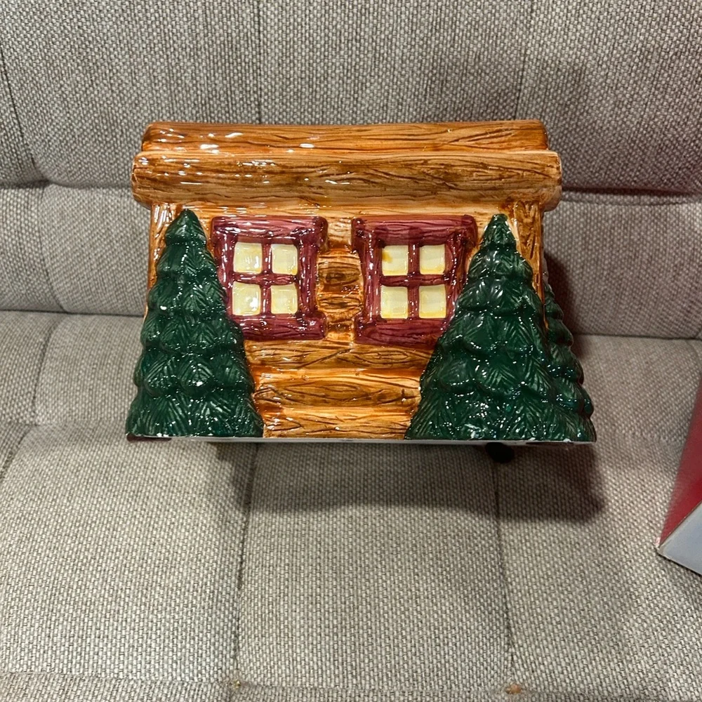 Christmas Village Earthenware Log Cabin Holiday Cookie Jar - Brown and Green - Picture 16 of 16
